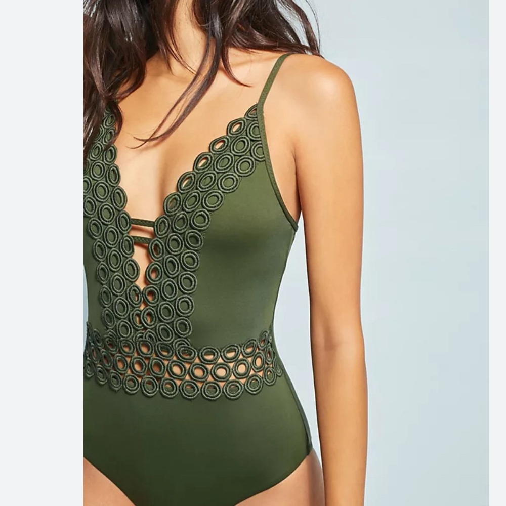BECCA SIREN One-Piece Swimsuit 🩱